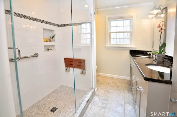 $589,900 | 170 Simsbury Road, Granby, CT 06090