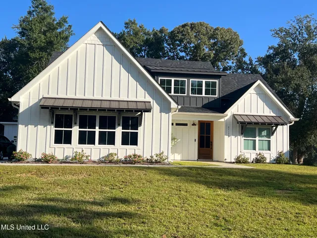 $599,900 | 87120 Highpoint Drive, Diamondhead, MS 39525