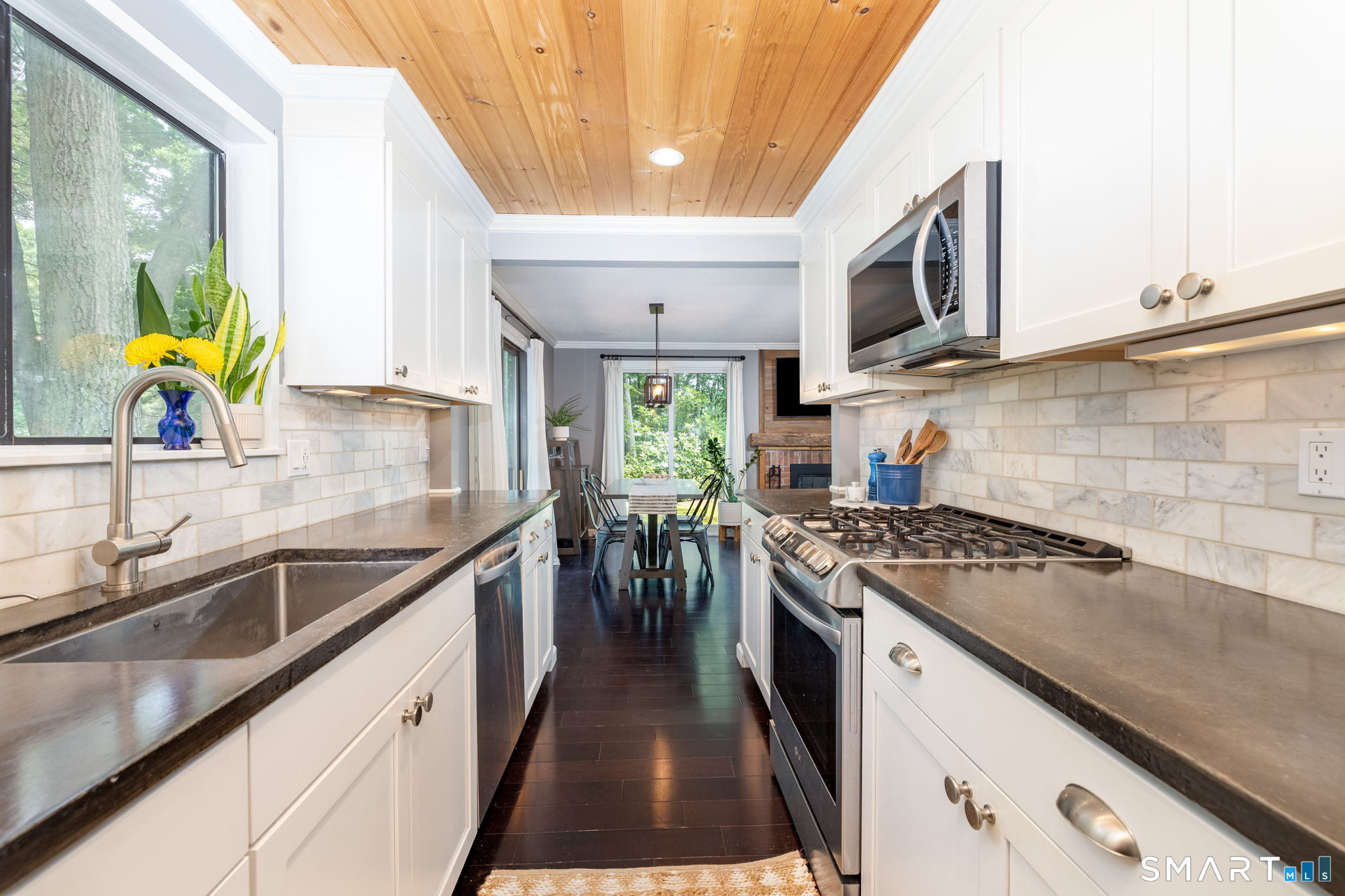 15 Gray Pine Common, Unit 15 Avon, CT 06001 - Photo 13 of 40
