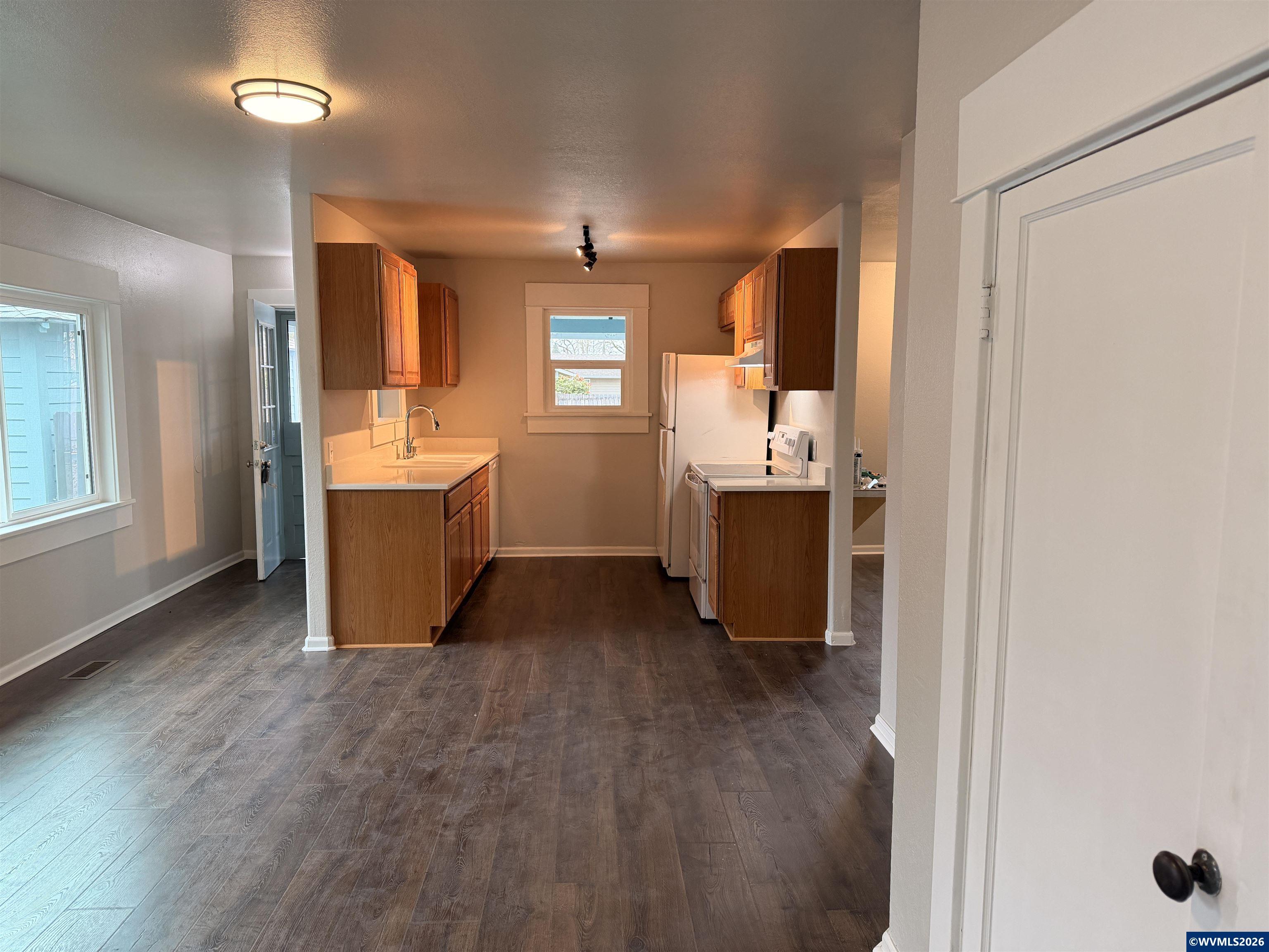 710 Airport Road Southeast Albany, OR 97322 - Photo 5 of 8