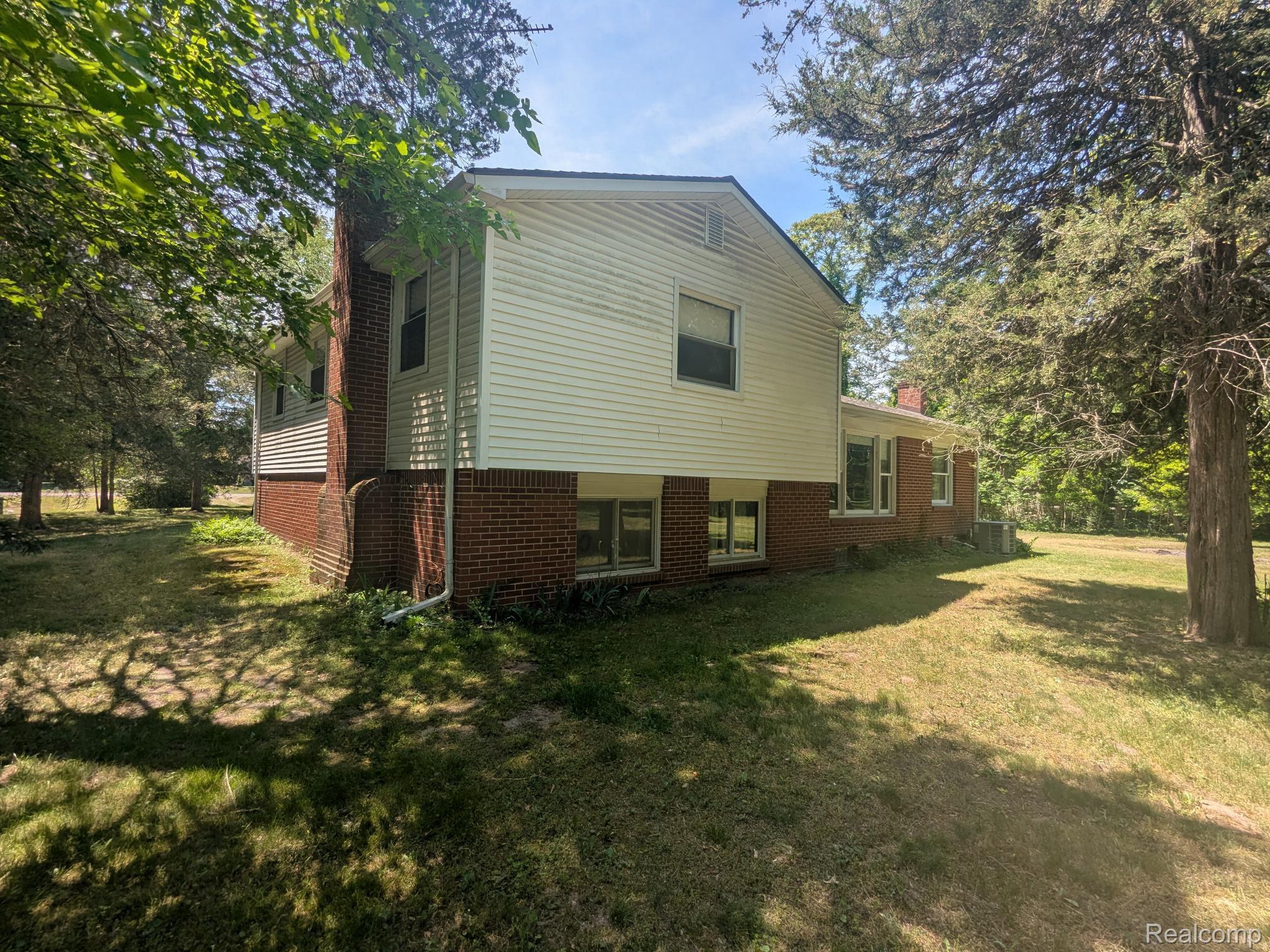 3211 Mccluskey Pinckney, MI 48169 - Photo 16 of 23