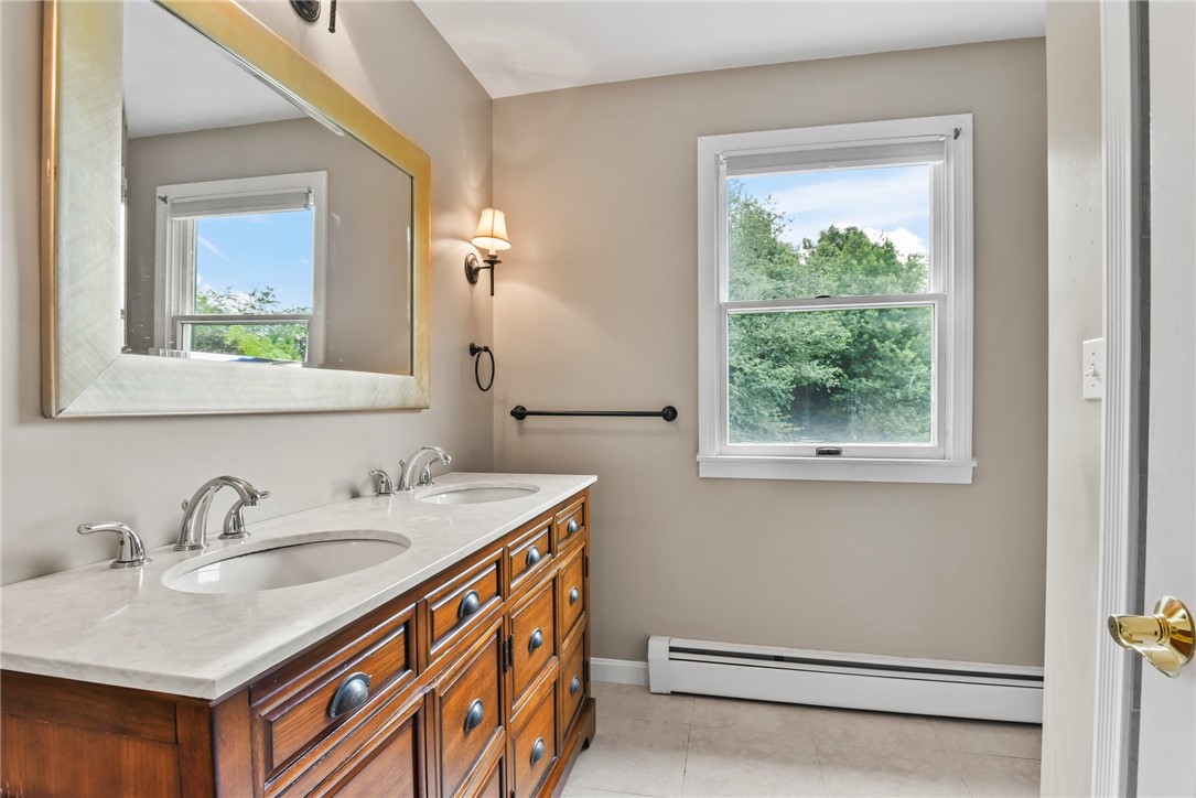 2360 Middle Road East Greenwich, RI 02818 - Photo 30 of 43