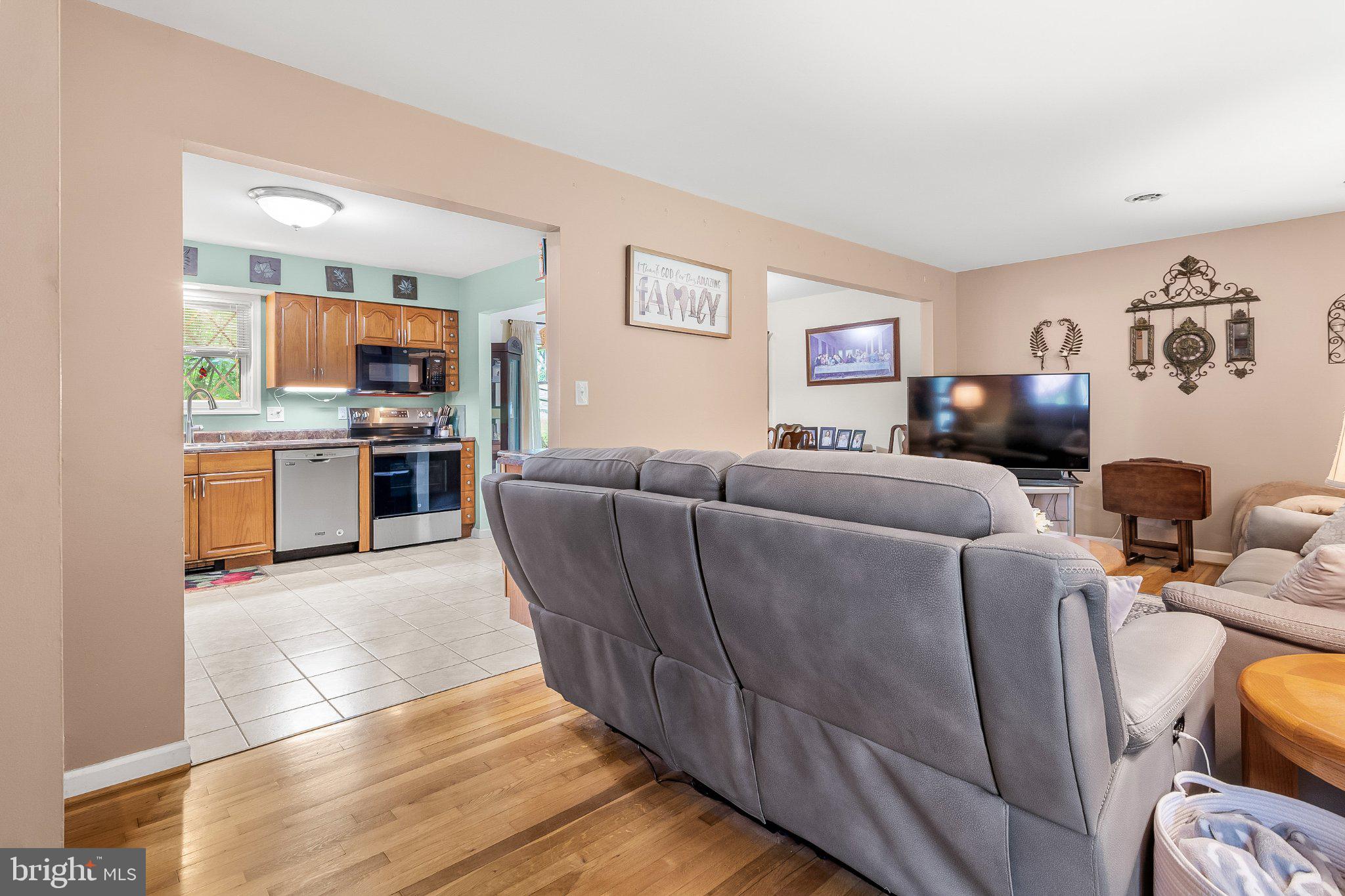 5412 Ridge Road Mount Airy, MD 21771 - Photo 2 of 38 Inviting open-concept living space.