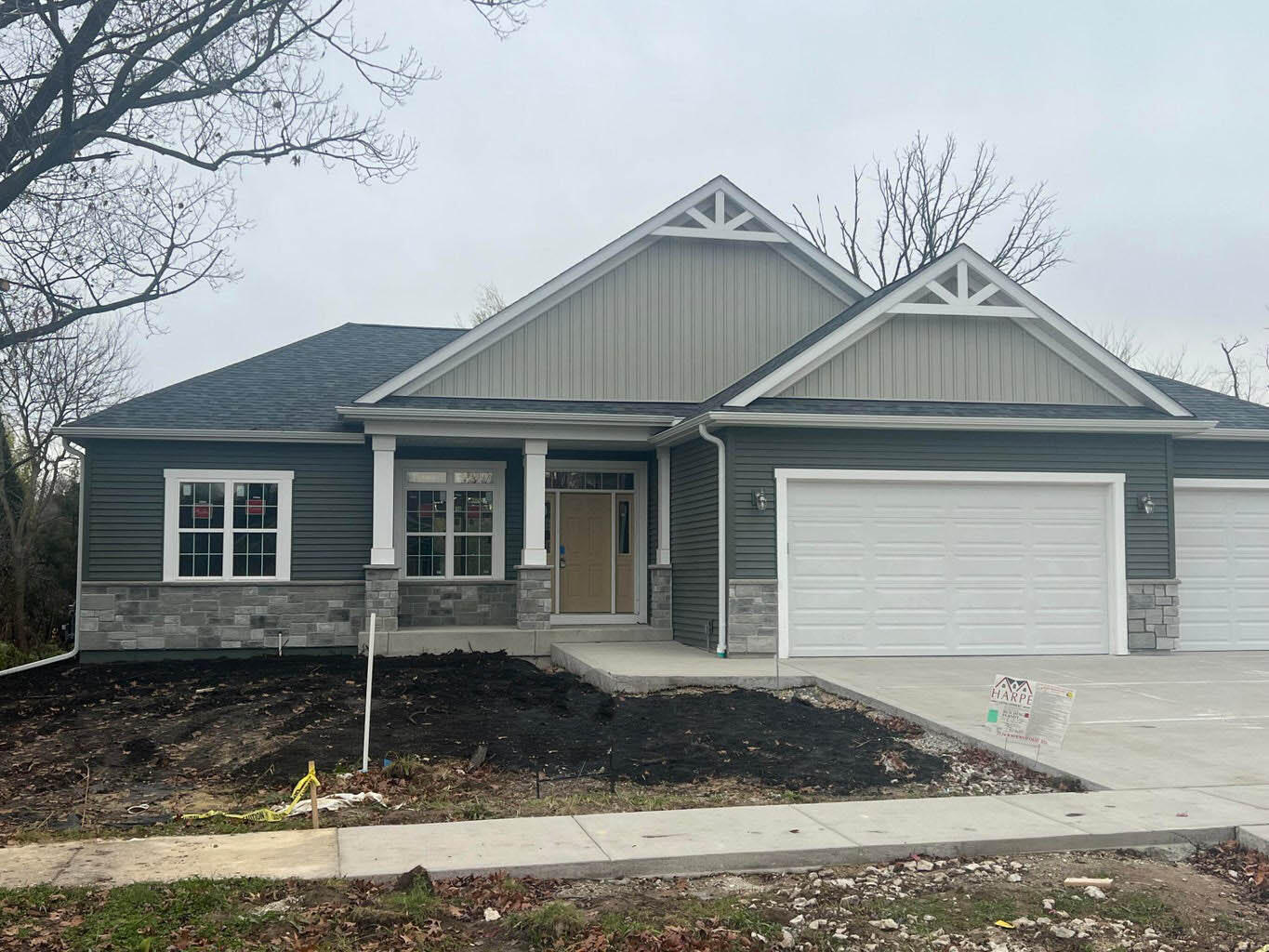 2124 Ravenswood Road Burlington, WI 53105 - Photo 1 of 1 20241121180016552586000000-o