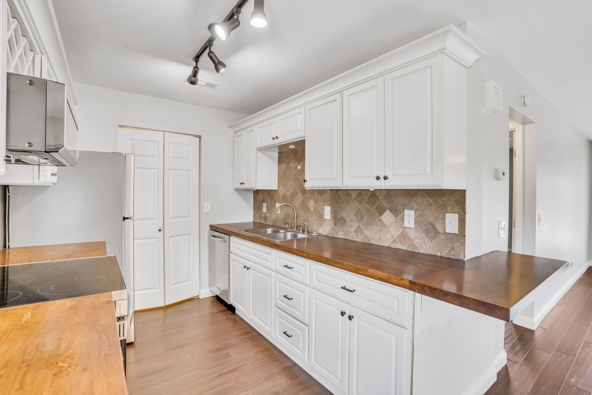 1607 Granville Road Franklin, TN 37064 - Photo 8 of 28 Gallery Image 8