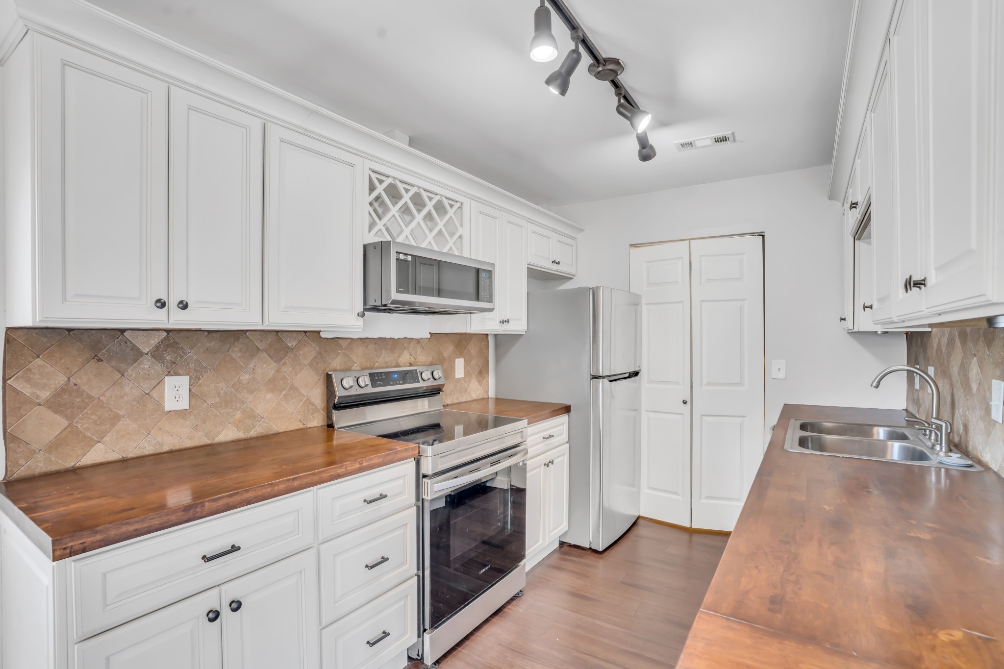1607 Granville Road Franklin, TN 37064 - Photo 9 of 28 Gallery Image 9