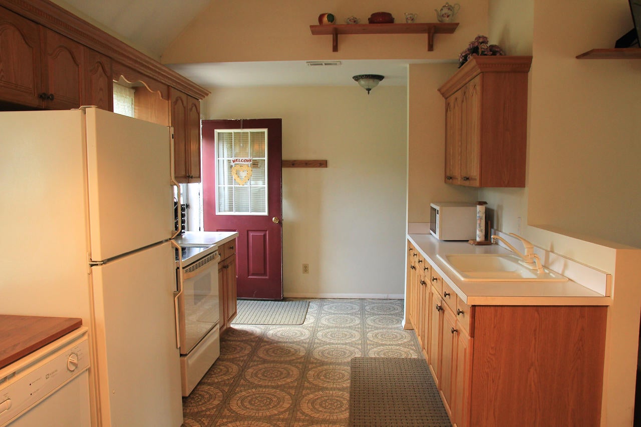 7487 McCormic Road Grayling, MI 49738 - Photo 8 of 15 Gallery Image 8
