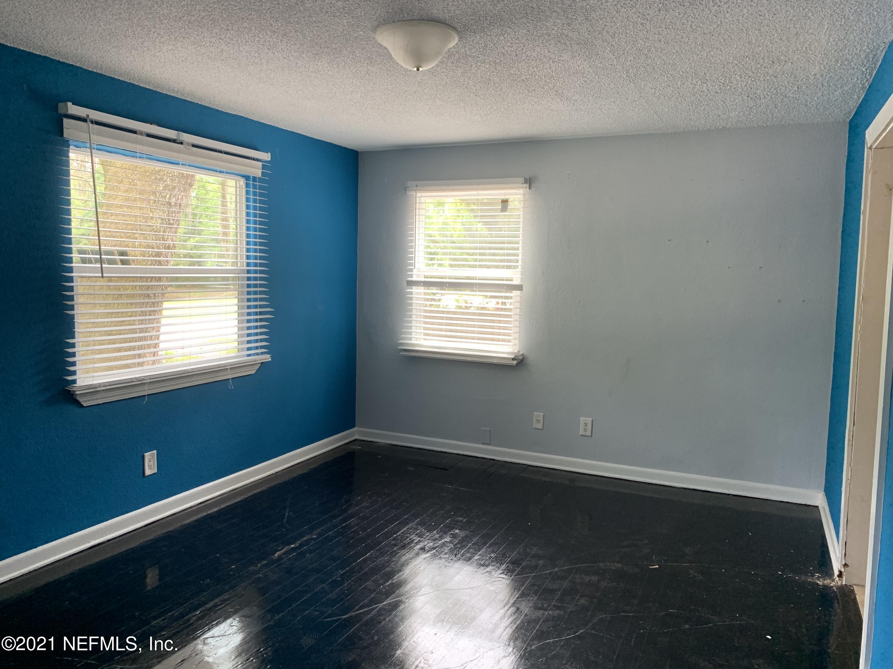 3556 Bedford Road Jacksonville, FL 32207 - Photo 1 of 60 702E851C-C77B-41CC-A96E-17D81A0B0F5D