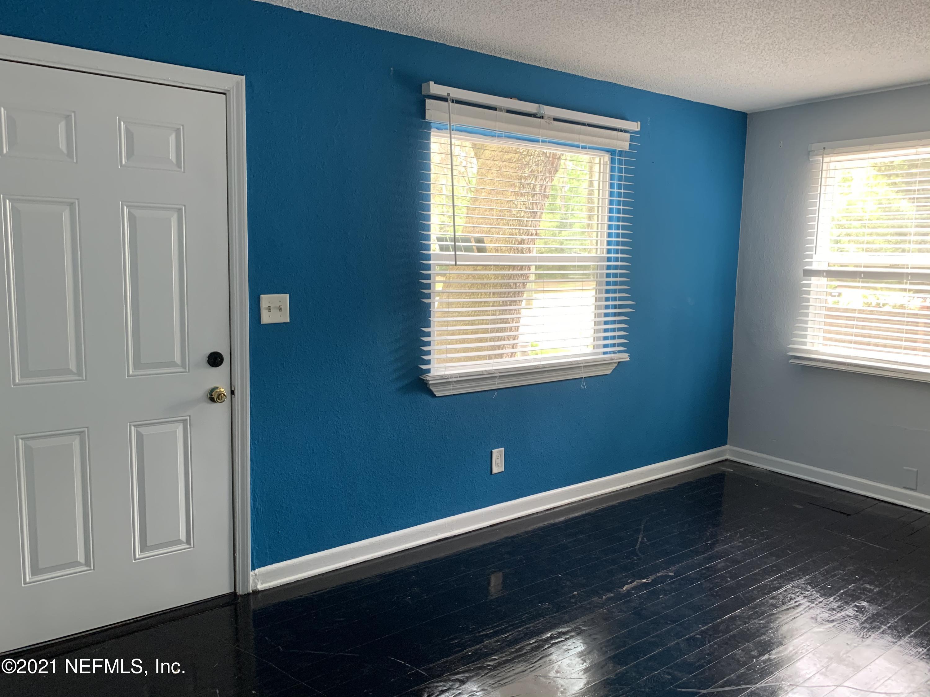 3556 Bedford Road Jacksonville, FL 32207 - Photo 3 of 60 2B39FD4B-FAEF-4E73-AA3D-02CDE610B44F