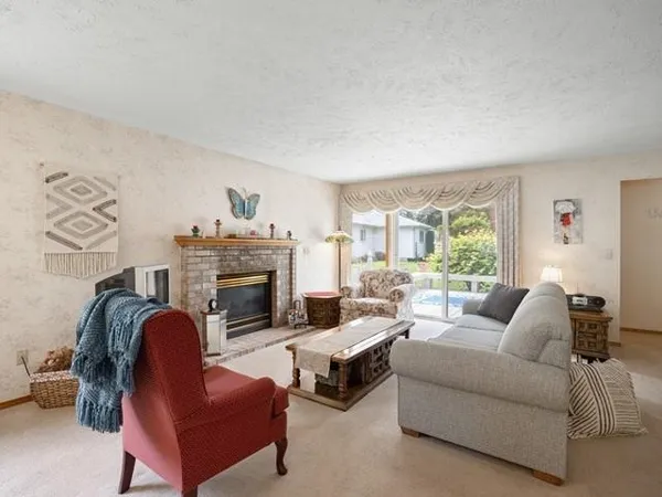 $379,900 | 8409 North Pine Meadows Lane, Nine Mile Falls, WA 99026