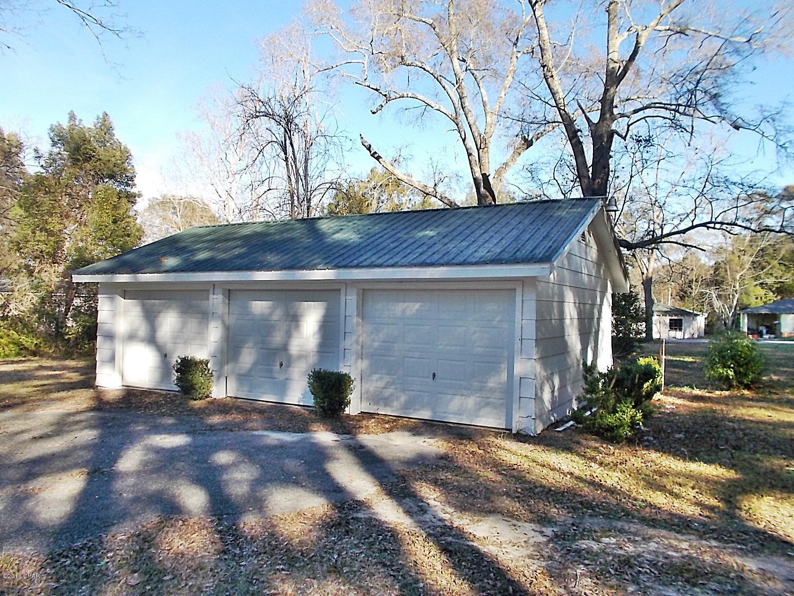 2042 Porter Avenue Grand Ridge, FL 32442 - Photo 12 of 13 Gallery Image 12