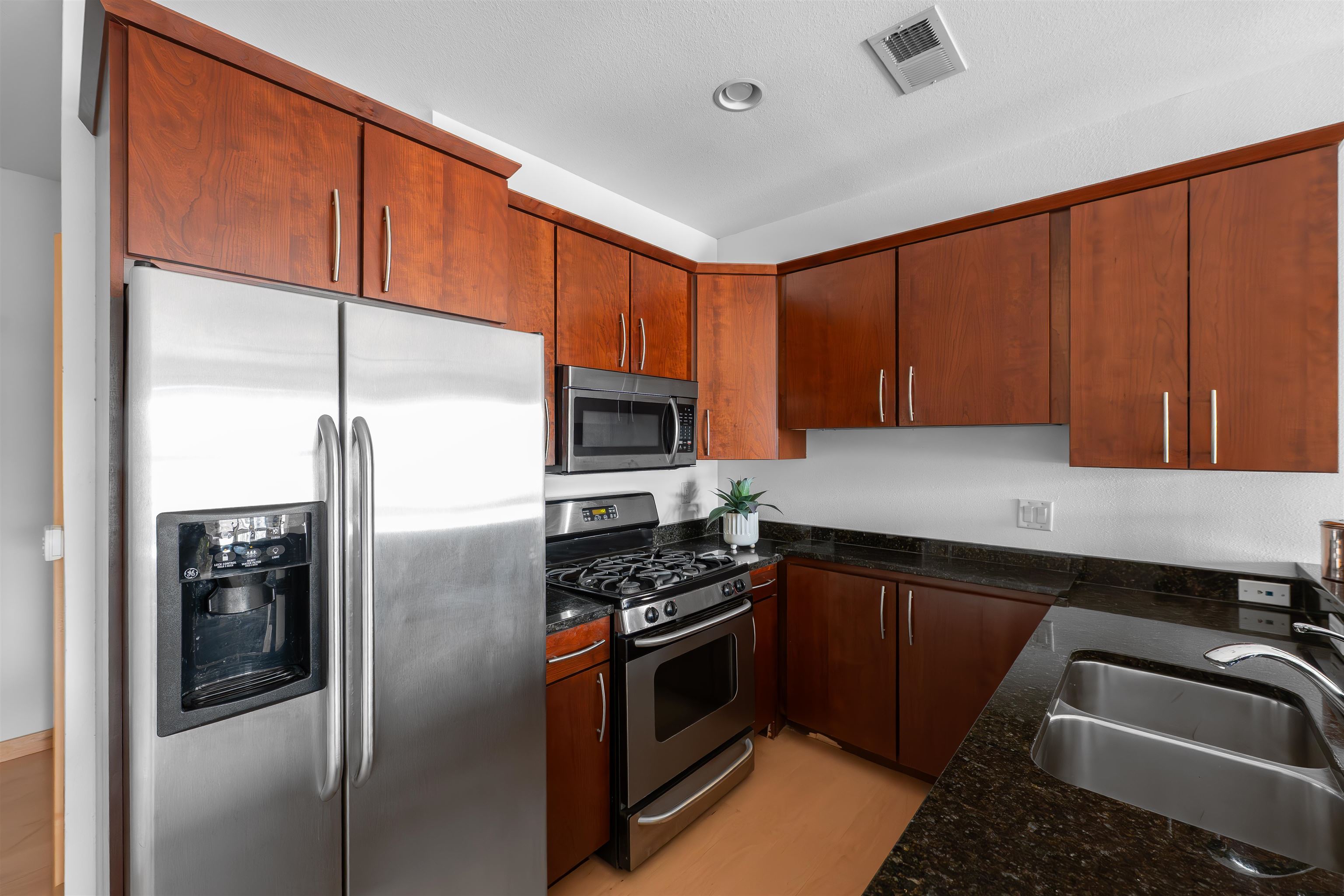 808 Williamson Street, Unit 304 Madison, WI 53703 - Photo 20 of 53