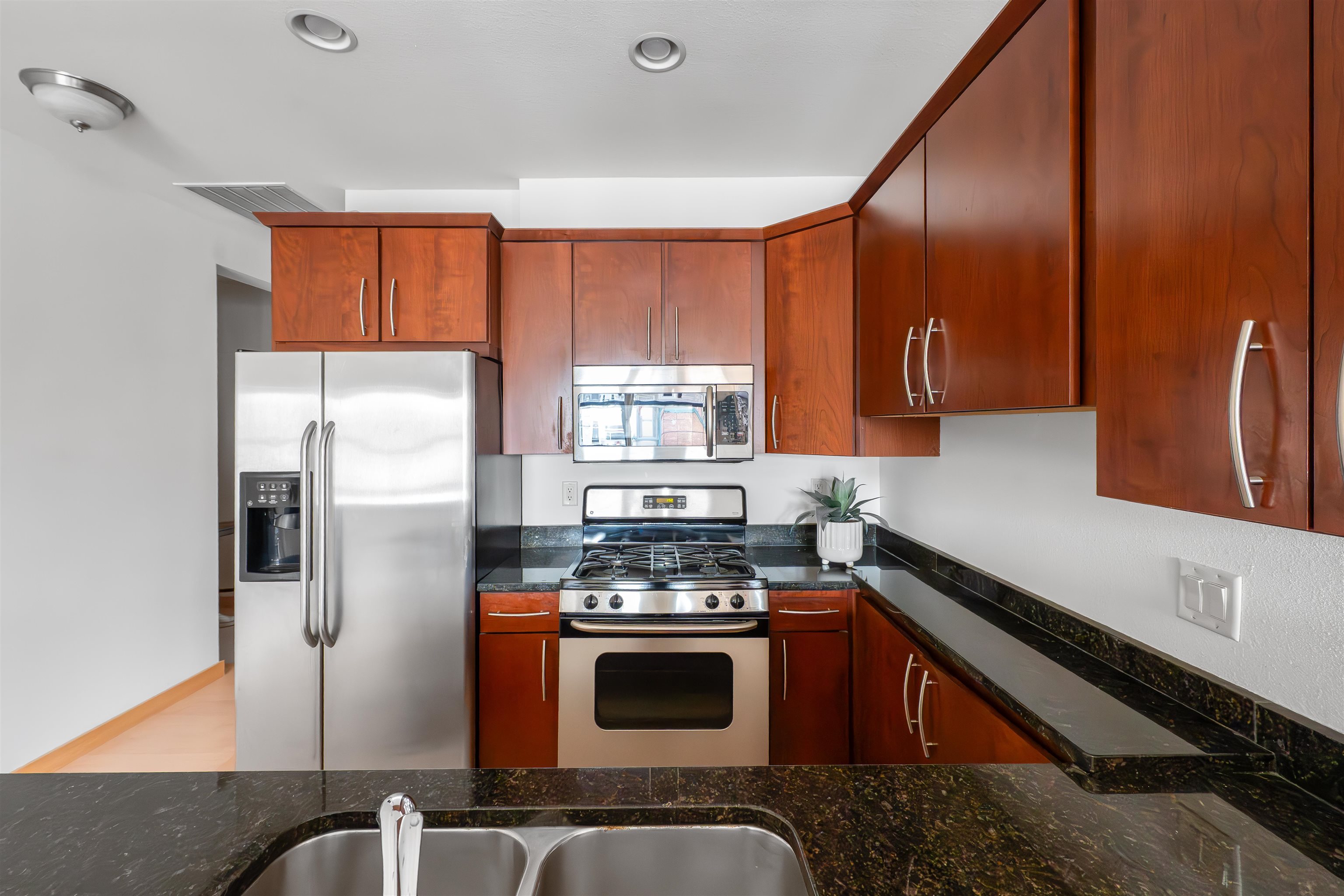 808 Williamson Street, Unit 304 Madison, WI 53703 - Photo 21 of 53