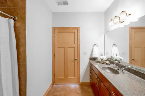 $399,000 | 808 Williamson Street, Unit 304, Madison, WI 53703