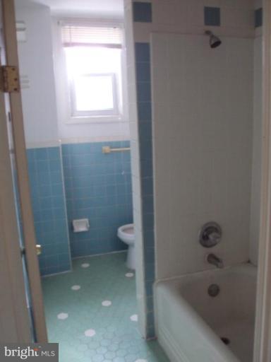 5136 Belair Road Baltimore, MD 21206 - Photo 11 of 14 Bath #3