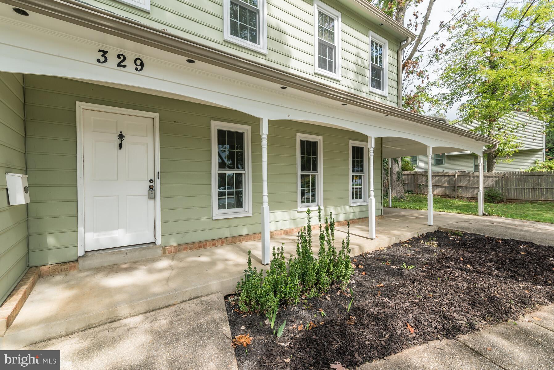 329 West Deer Park Road Gaithersburg, MD 20877 - Photo 3 of 60