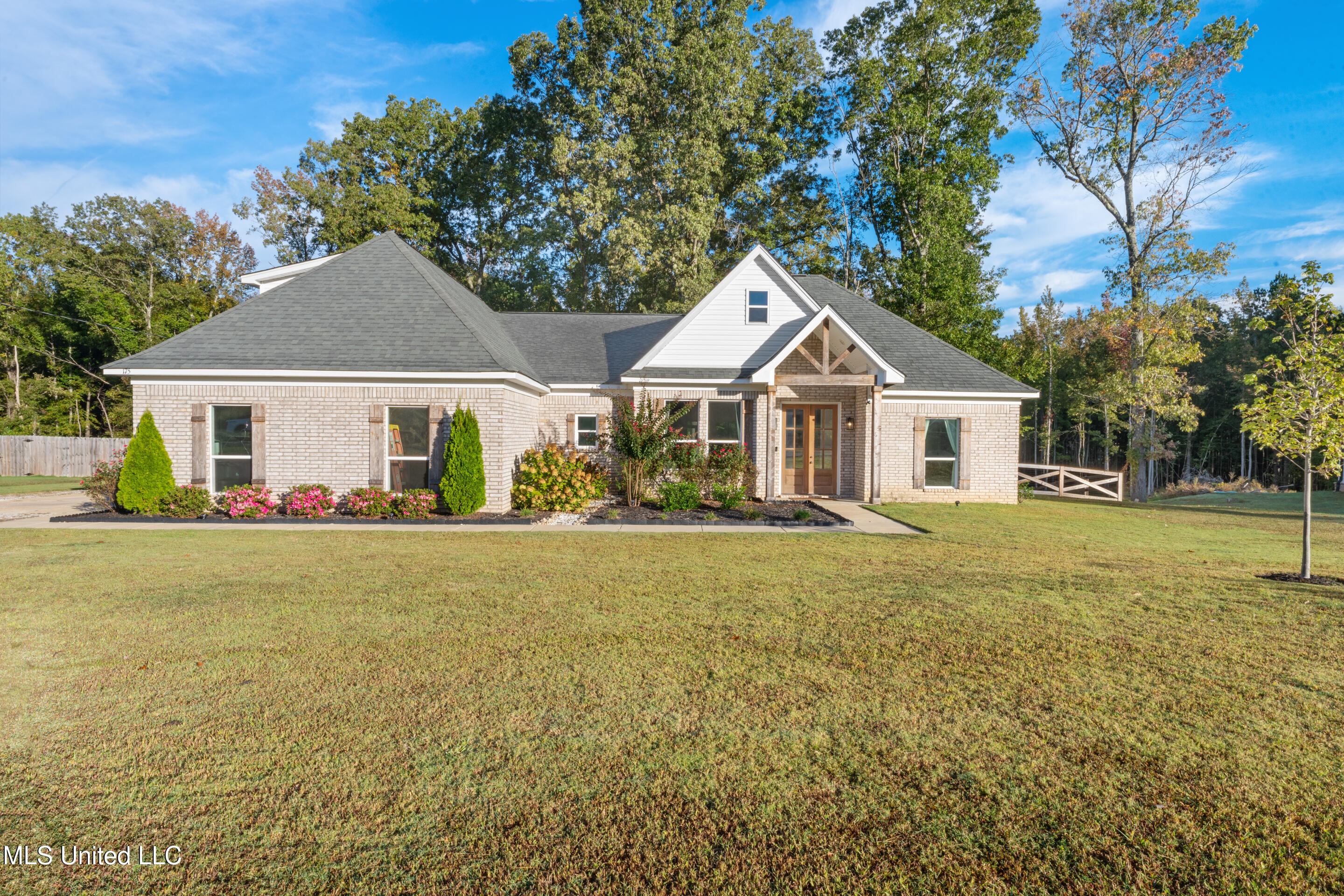 175 Hayward Road Byhalia, MS 38611 - Photo 1 of 32 DSC04789