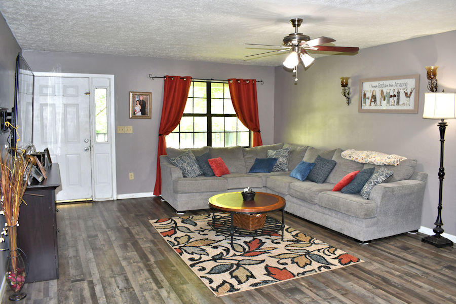 430 Lane Hollow Road Sevierville, TN 37876 - Photo 15 of 39 living room1
