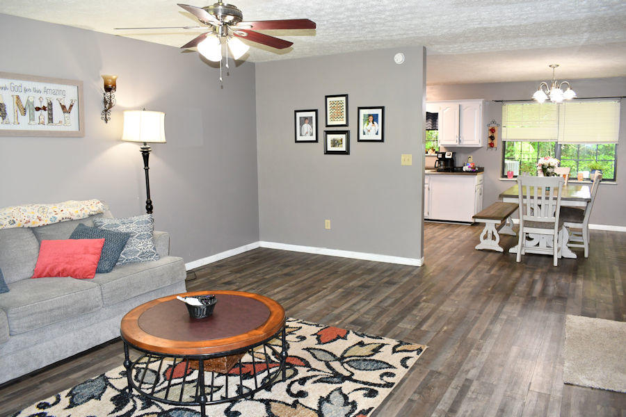 430 Lane Hollow Road Sevierville, TN 37876 - Photo 19 of 39 living room5