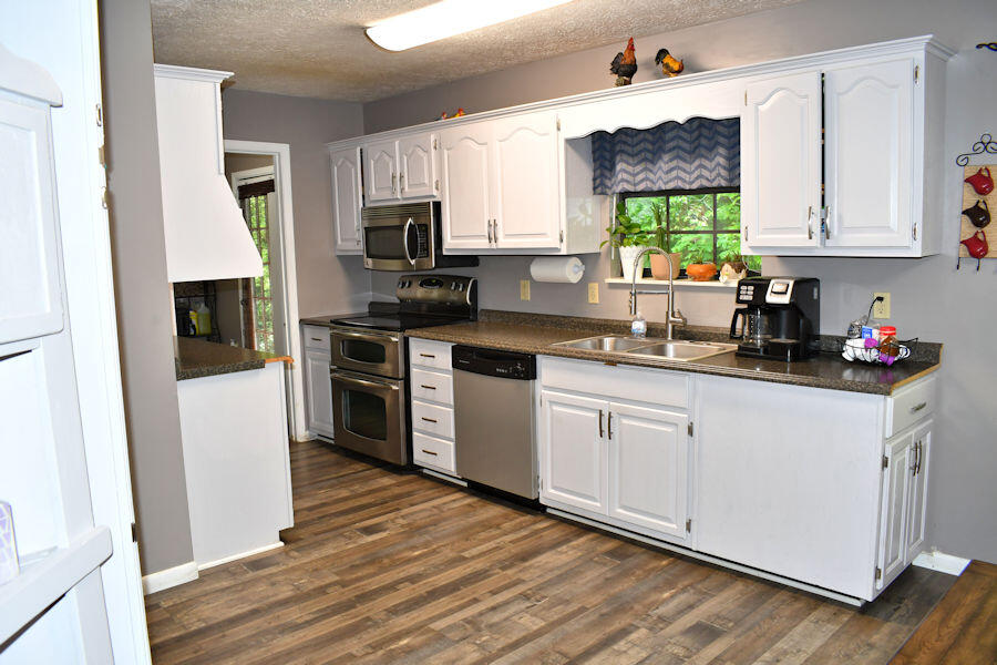 430 Lane Hollow Road Sevierville, TN 37876 - Photo 5 of 39 kitchen1a