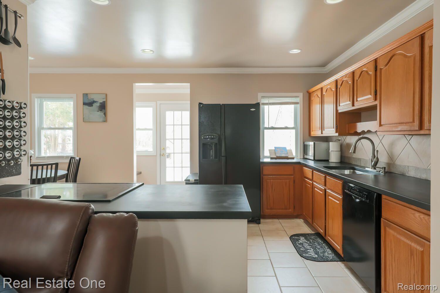 3170 John R Road Rochester, MI 48307 - Photo 5 of 37 Gallery Image 5