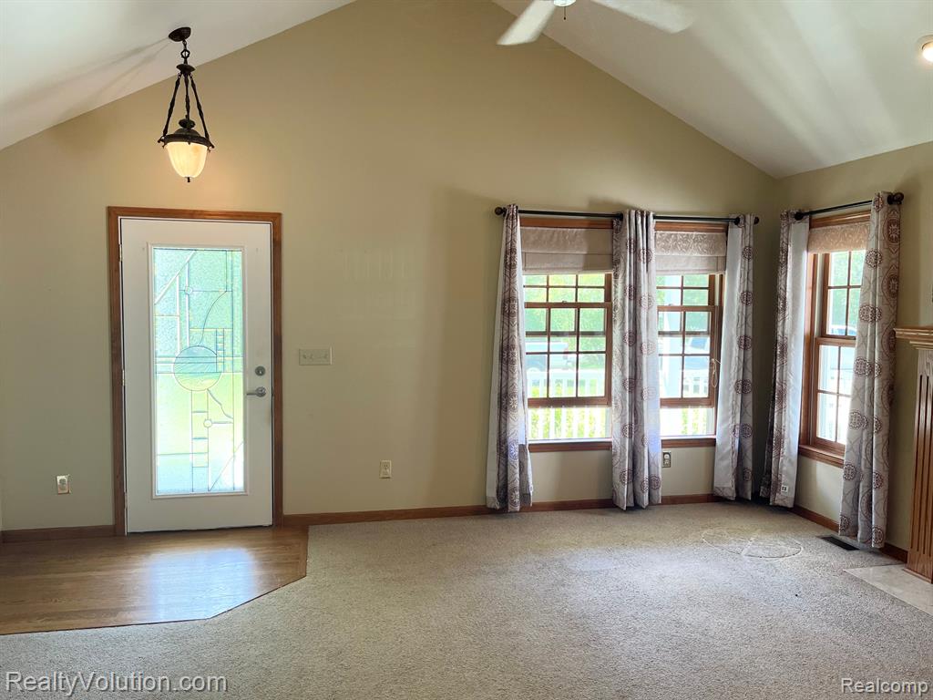 2325 Long Lake Road Lapeer, MI 48446 - Photo 13 of 35