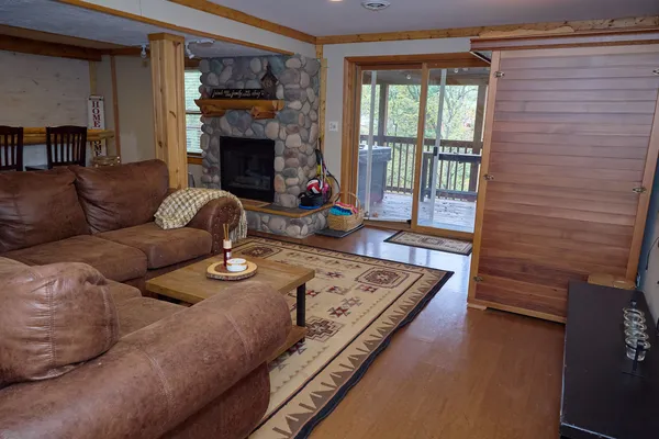 $400,000 | 21 Magnolia Court, Putnam, IL 61560