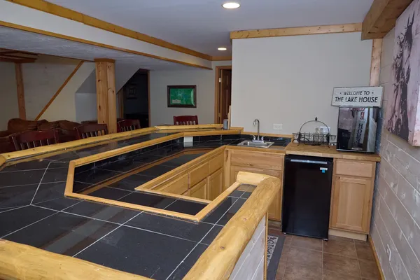 $400,000 | 21 Magnolia Court, Putnam, IL 61560