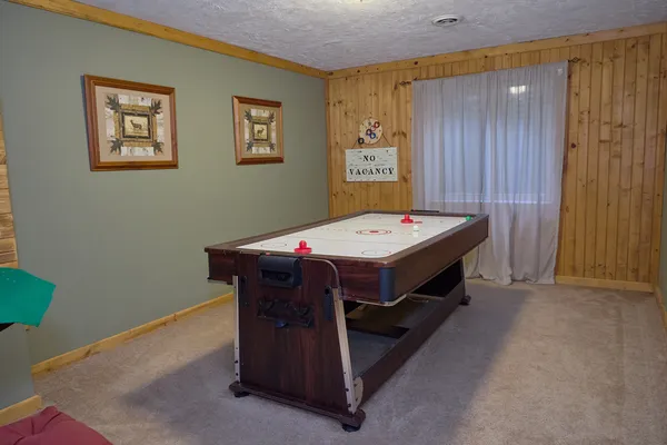 $400,000 | 21 Magnolia Court, Putnam, IL 61560