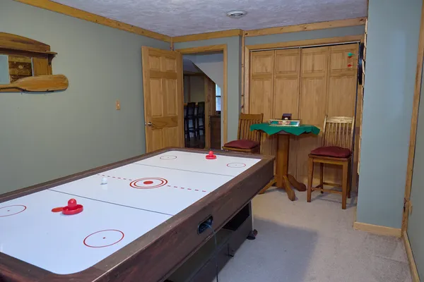 $400,000 | 21 Magnolia Court, Putnam, IL 61560