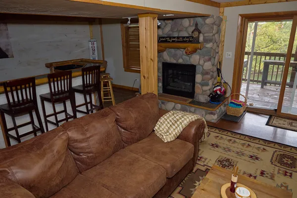 $400,000 | 21 Magnolia Court, Putnam, IL 61560