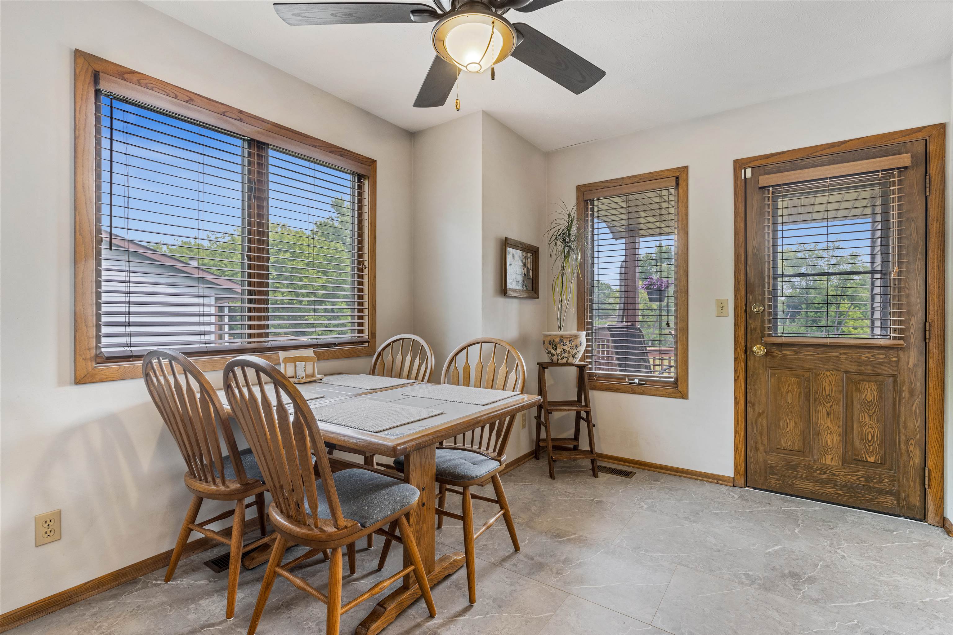 3443 North Trainer Road Rockford, IL 61114 - Photo 9 of 32 Gallery Image 9
