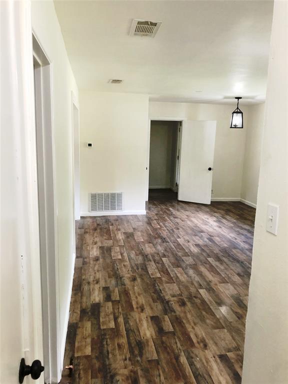 1108 Locust Street Gainesville, TX 76240 - Photo 4 of 13