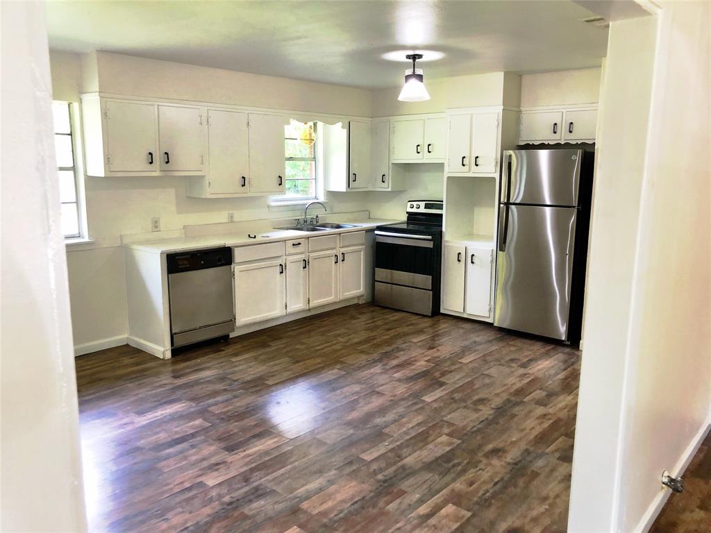 1108 Locust Street Gainesville, TX 76240 - Photo 5 of 13