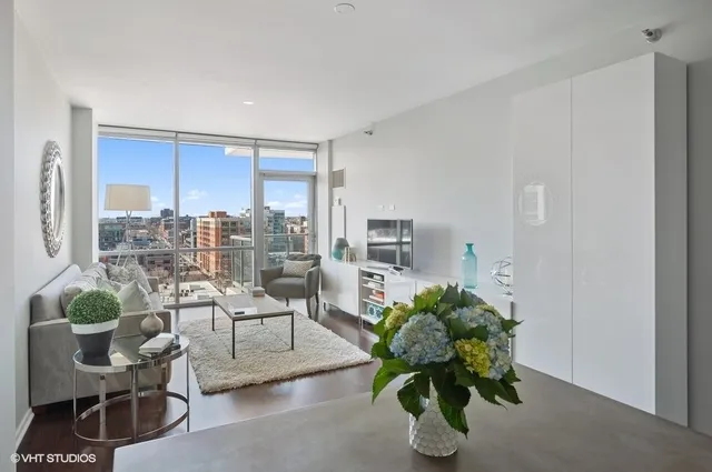 $349,000 | 123 South Green Street, Unit 1110B, Chicago, IL 60607