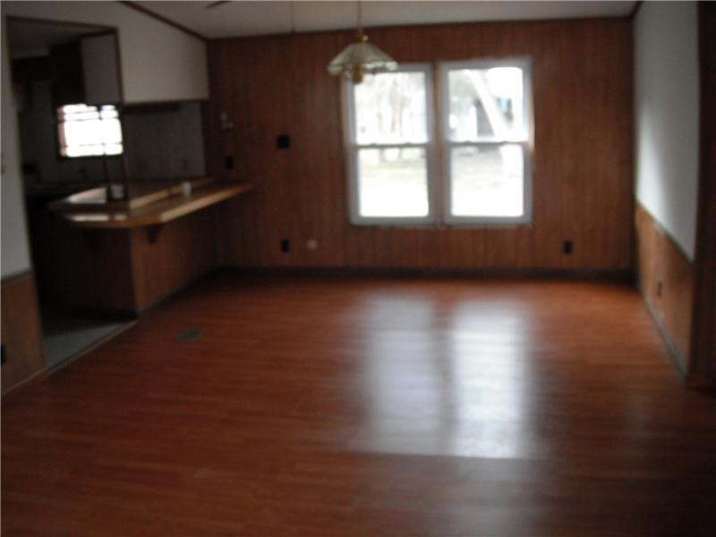 548 Della Road Columbus, IN 47203 - Photo 4 of 6 Gallery Image 4