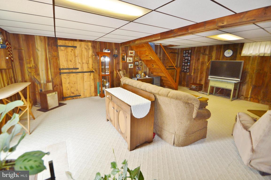 722 West Brubaker Valley Road Lititz, PA 17543 - Photo 17 of 33