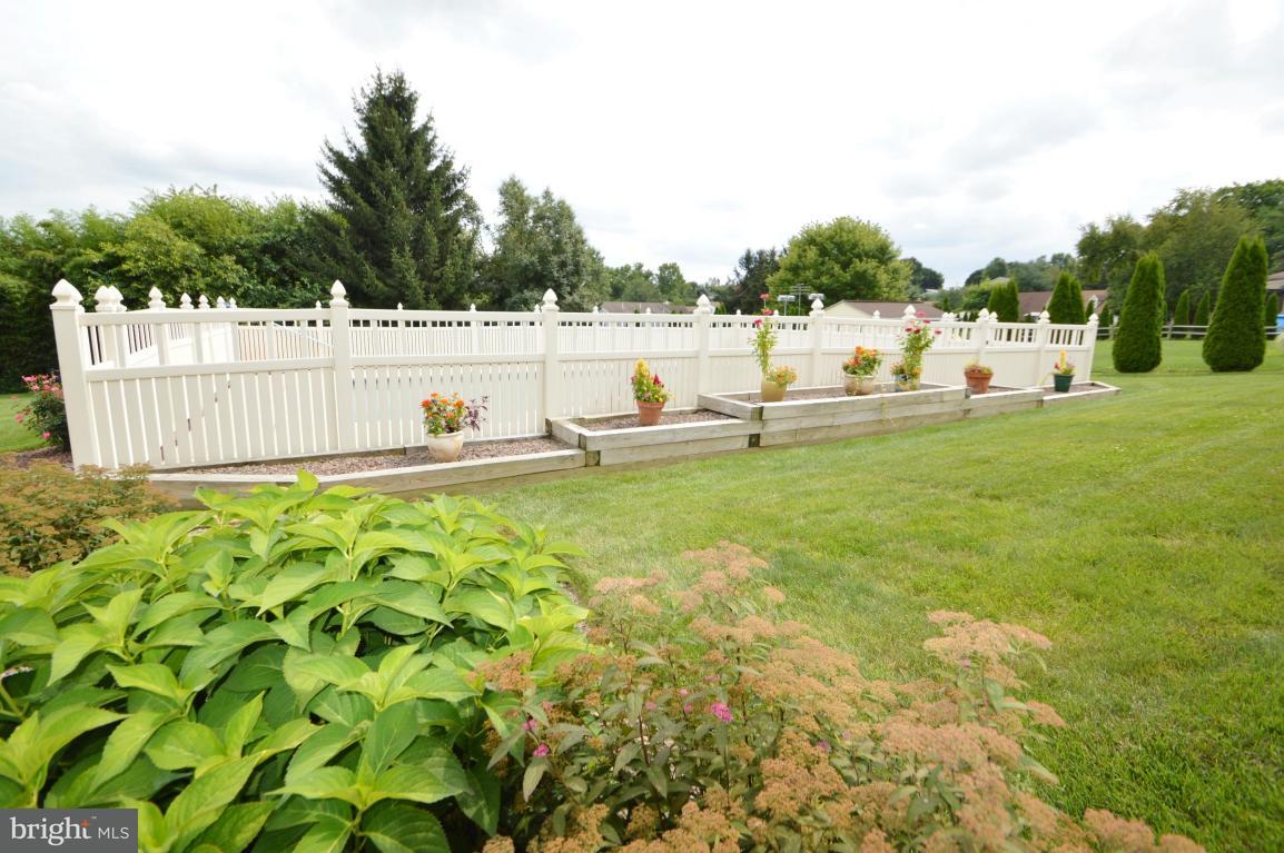 722 West Brubaker Valley Road Lititz, PA 17543 - Photo 18 of 33