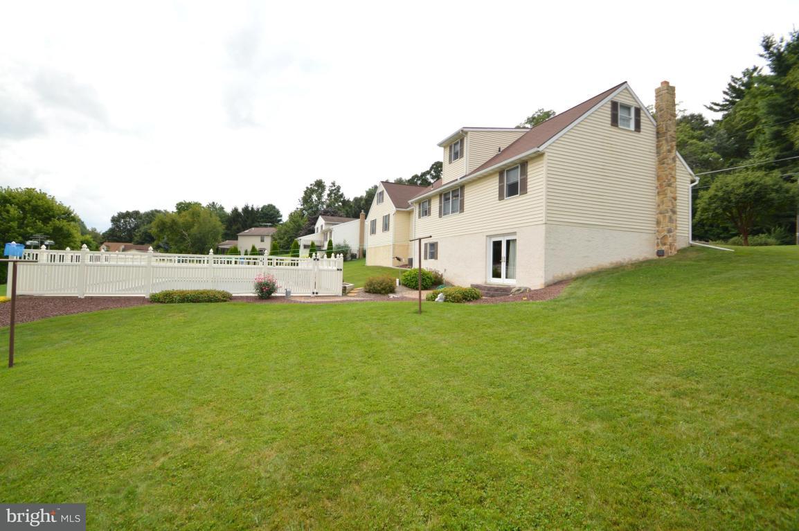 722 West Brubaker Valley Road Lititz, PA 17543 - Photo 22 of 33