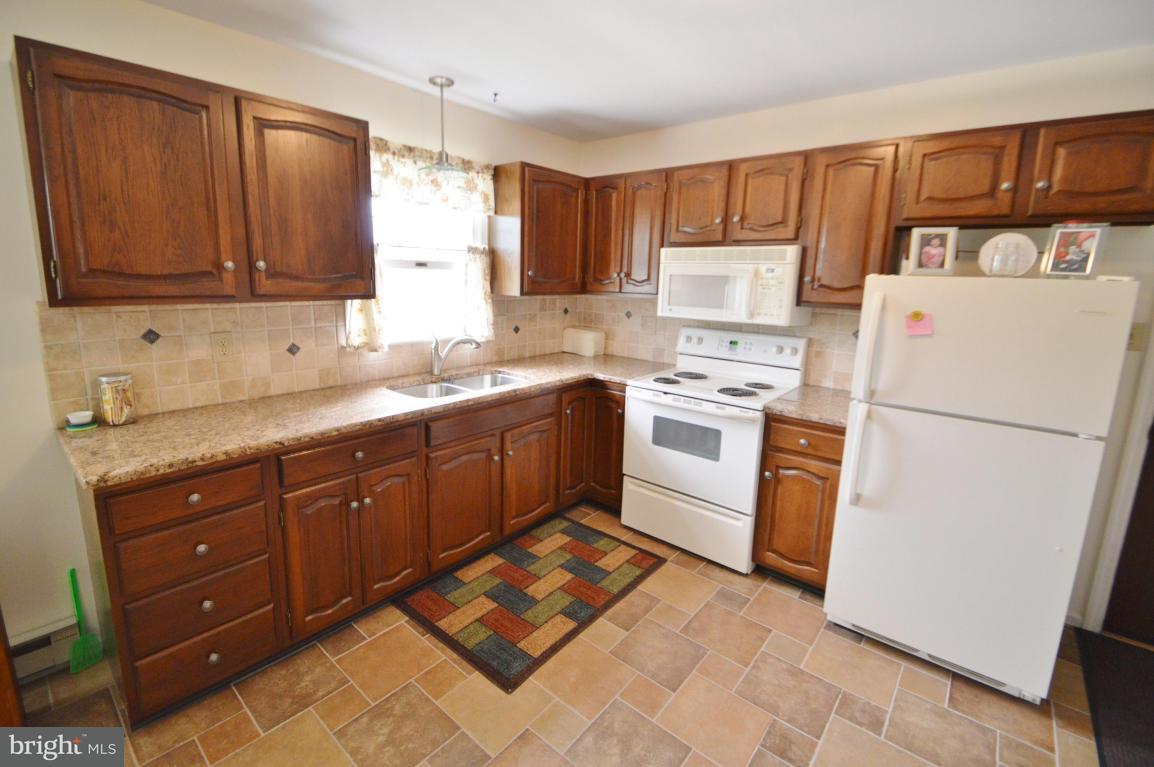 722 West Brubaker Valley Road Lititz, PA 17543 - Photo 4 of 33