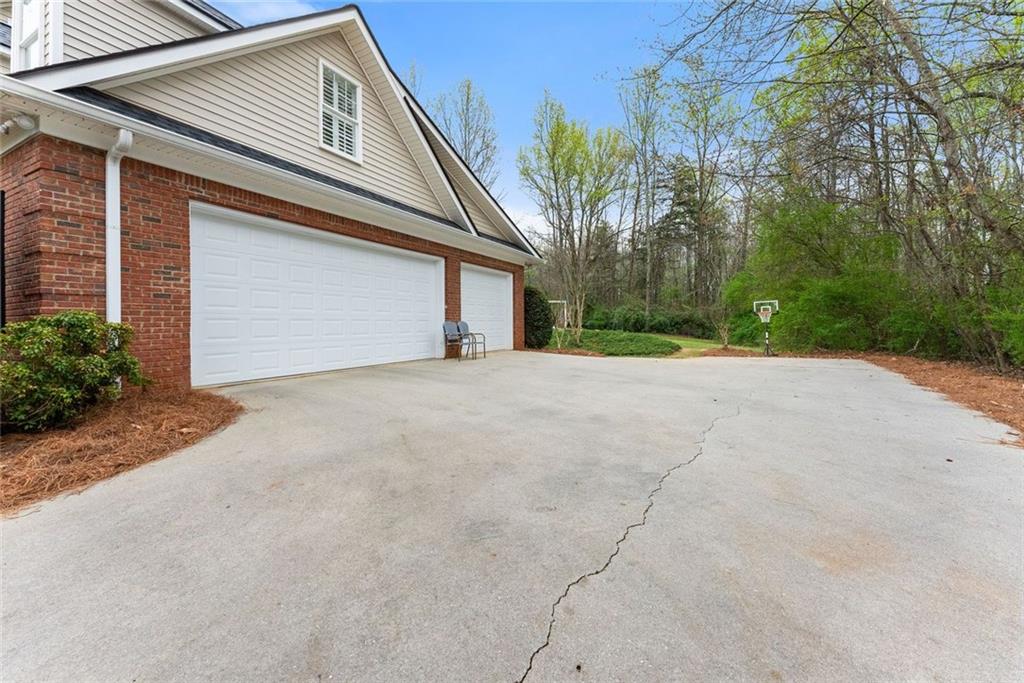 6595 Pond View Court Clermont, GA 30527 - Photo 7 of 43