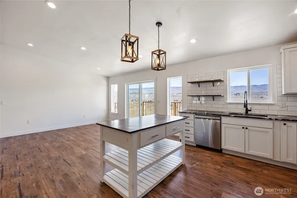 $725,000 | 3063 Conarty Road, Malaga, WA 98828