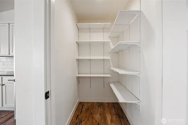 $725,000 | 3063 Conarty Road, Malaga, WA 98828