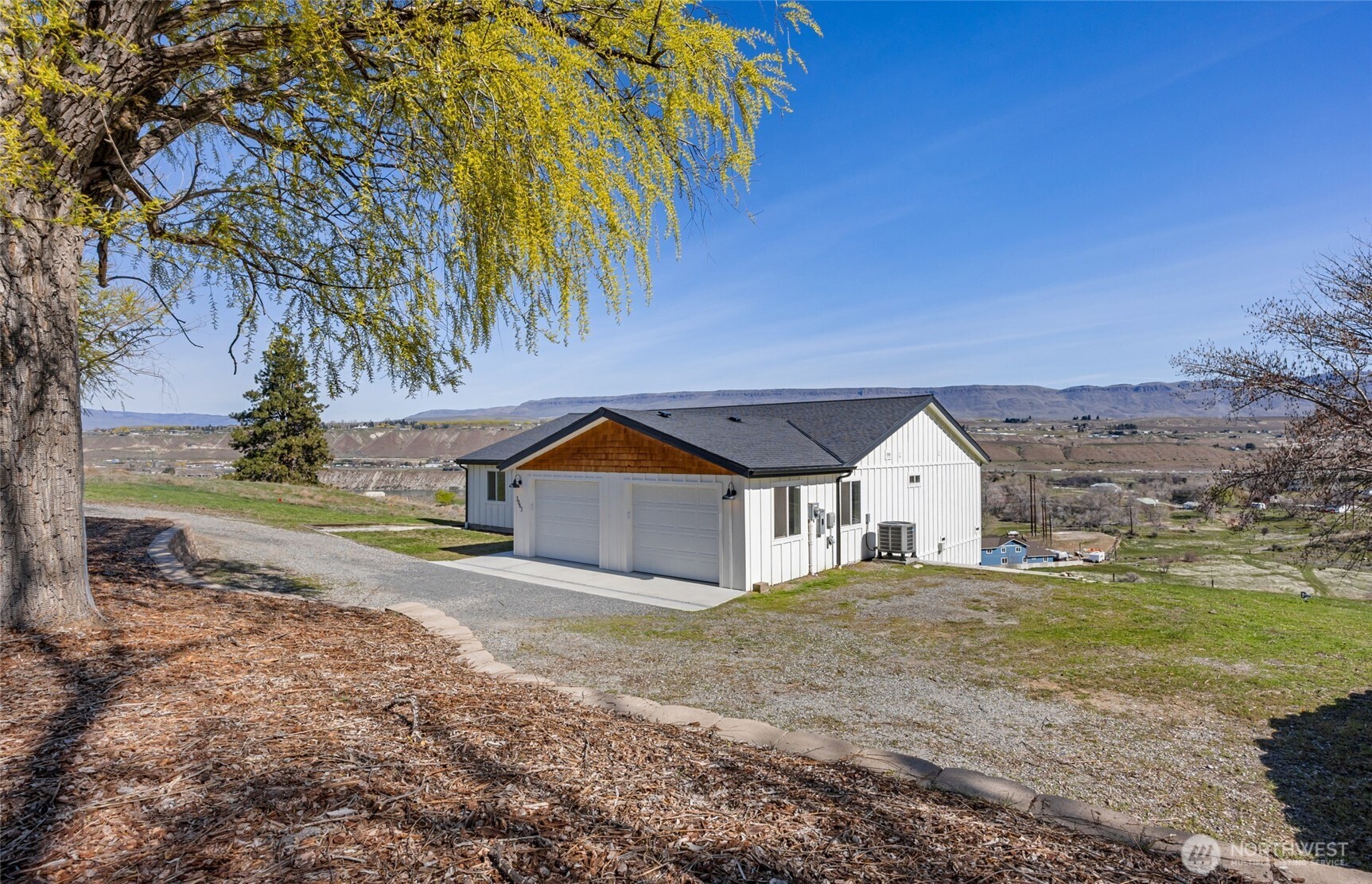 3063 Conarty Road Malaga, WA 98828 - Photo 3 of 40