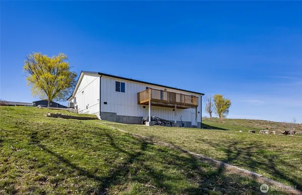 $725,000 | 3063 Conarty Road, Malaga, WA 98828