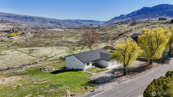 $725,000 | 3063 Conarty Road, Malaga, WA 98828