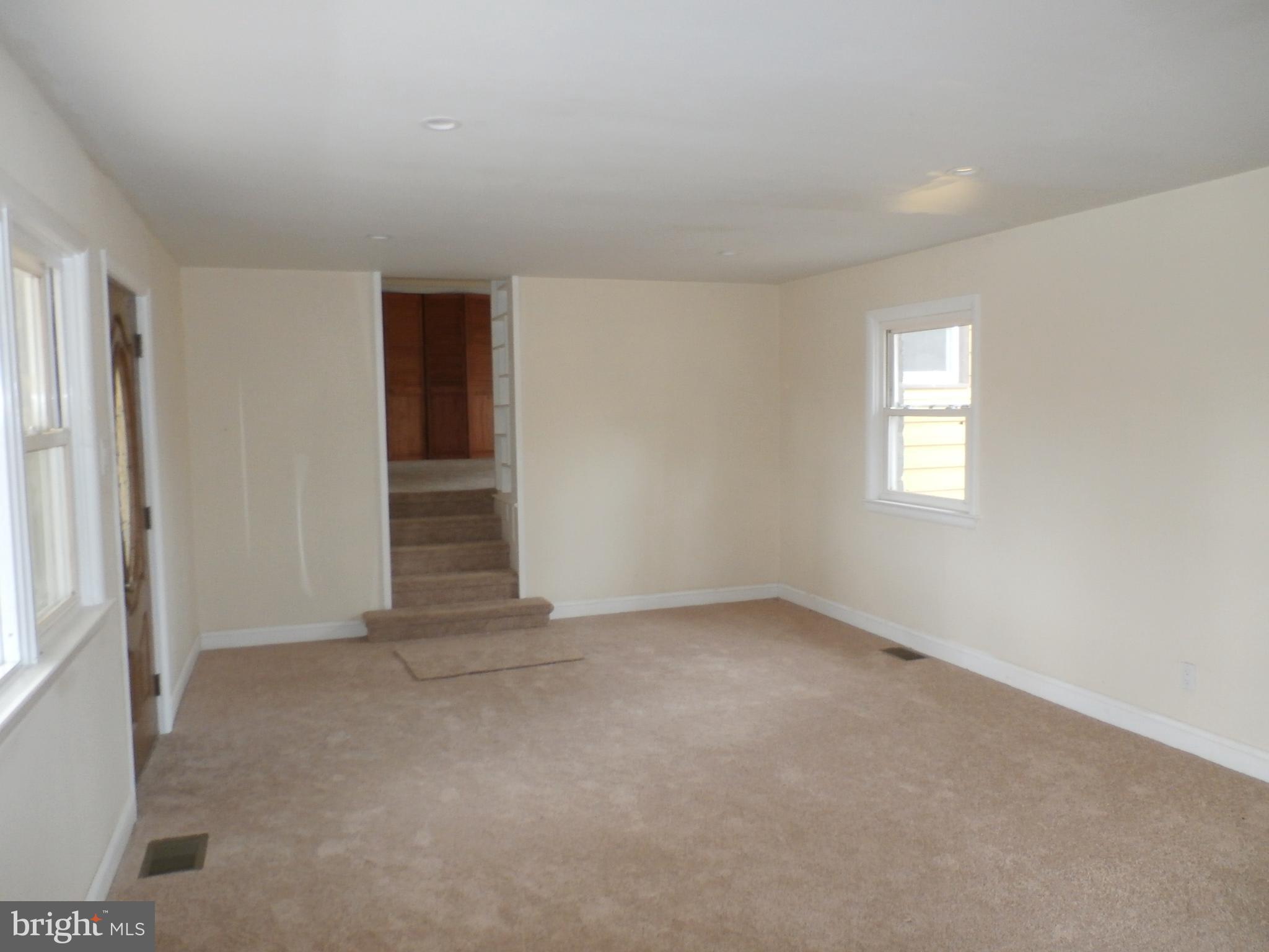 1702 Larkin Road Boothwyn, PA 19061 - Photo 7 of 28 Living room