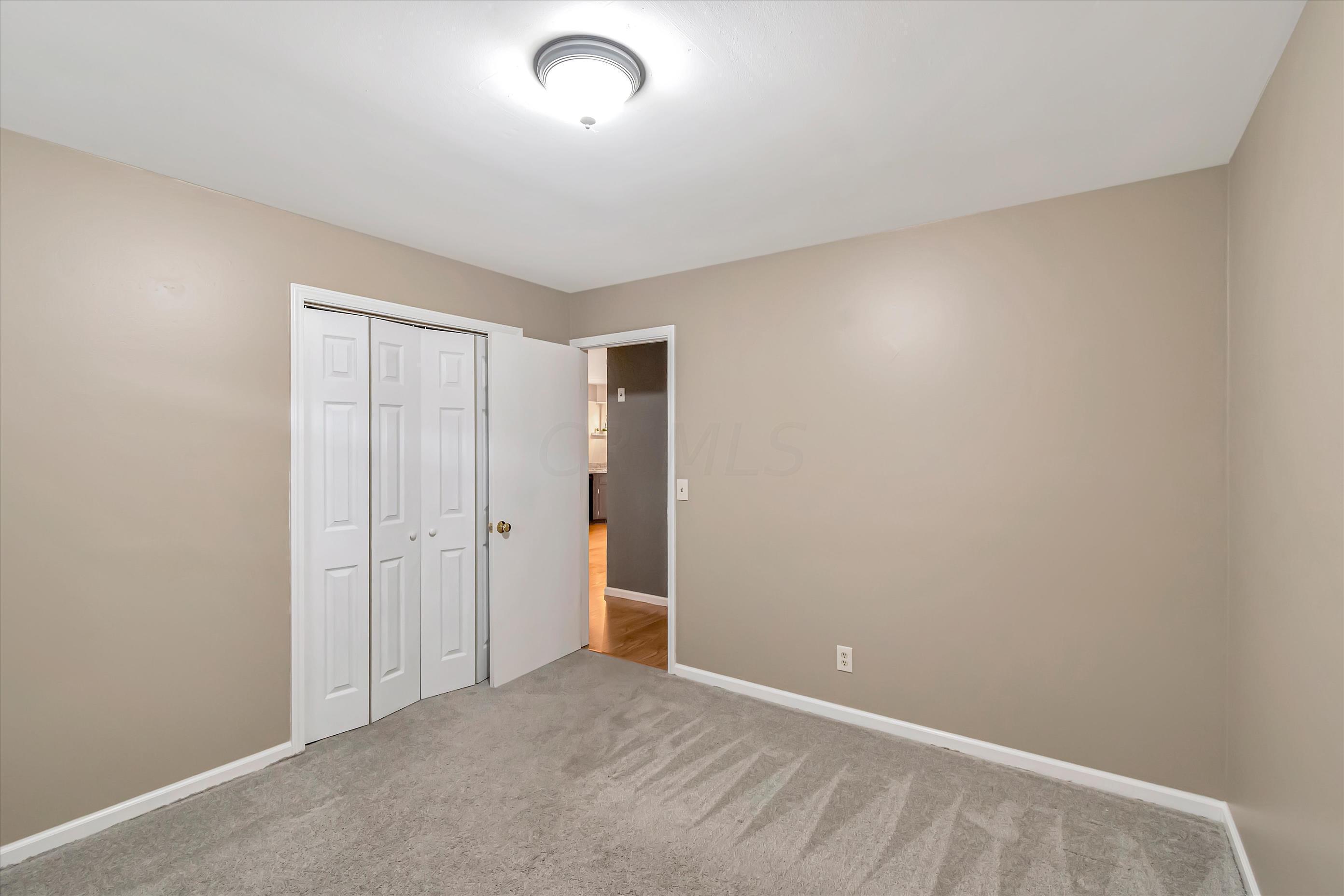 415 James Road Columbus, OH 43230 - Photo 20 of 36 F8_415JamesRd_16