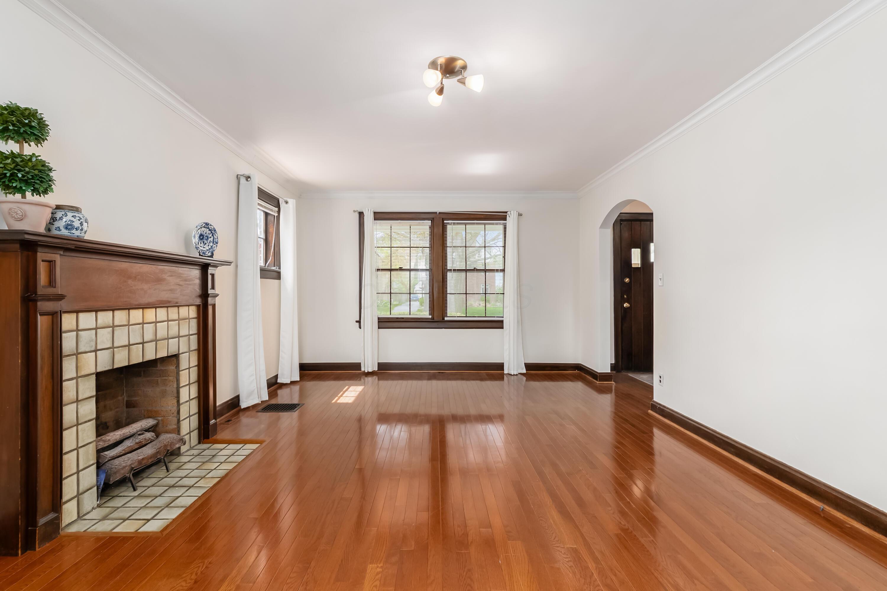 50 North Cassingham Road Columbus, OH 43209 - Photo 11 of 47 Living Room looking towards Cassingham