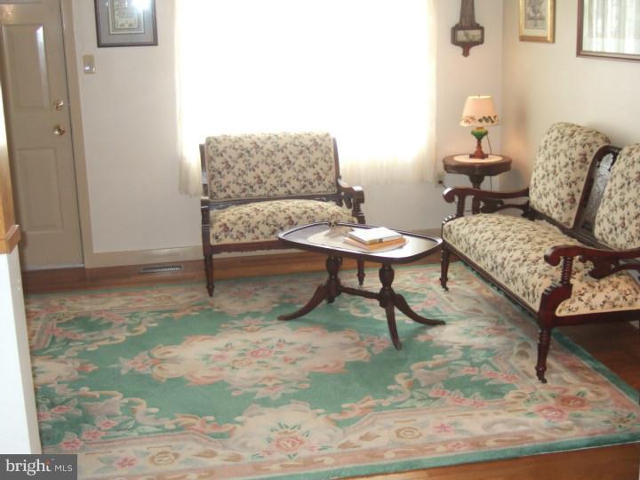 200 Union Road Quakertown, PA 18951 - Photo 14 of 15 Living Room